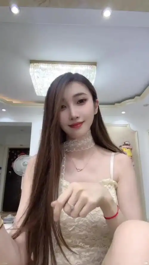 看大片的网页客厅大屏观影场景